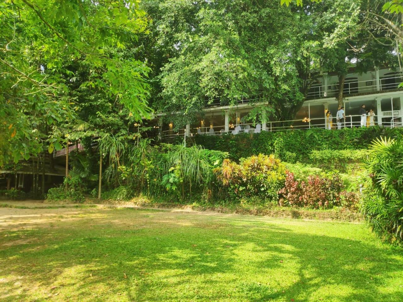 Plantation Hotel Helarambe Esterno foto