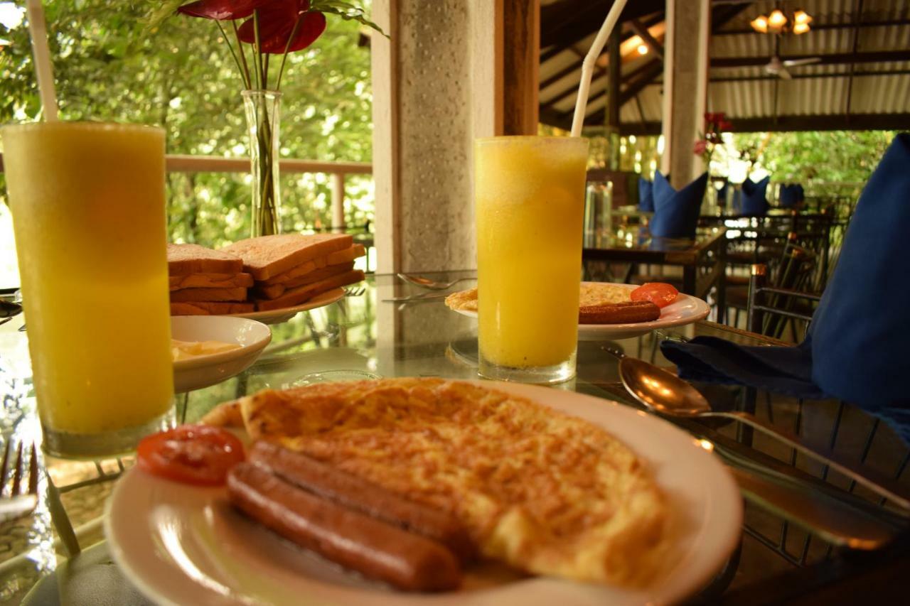 Plantation Hotel Helarambe Esterno foto